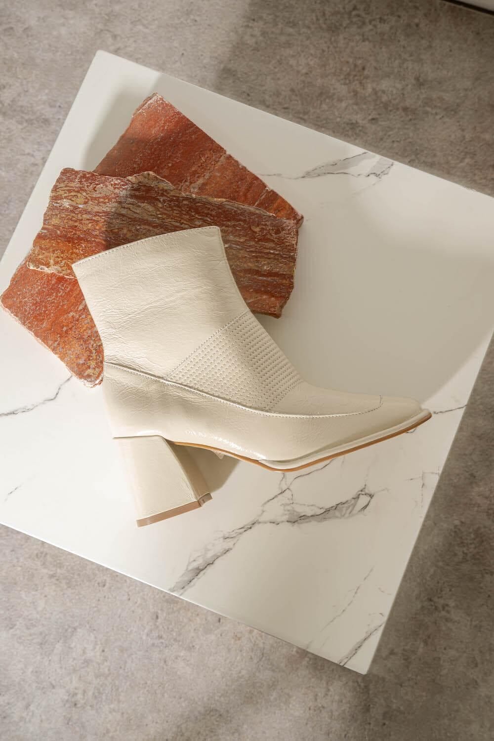 BOTA NOA off white 35