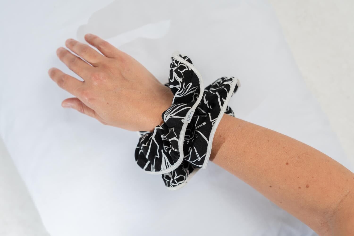 Gomita scrunchie negro talle unico