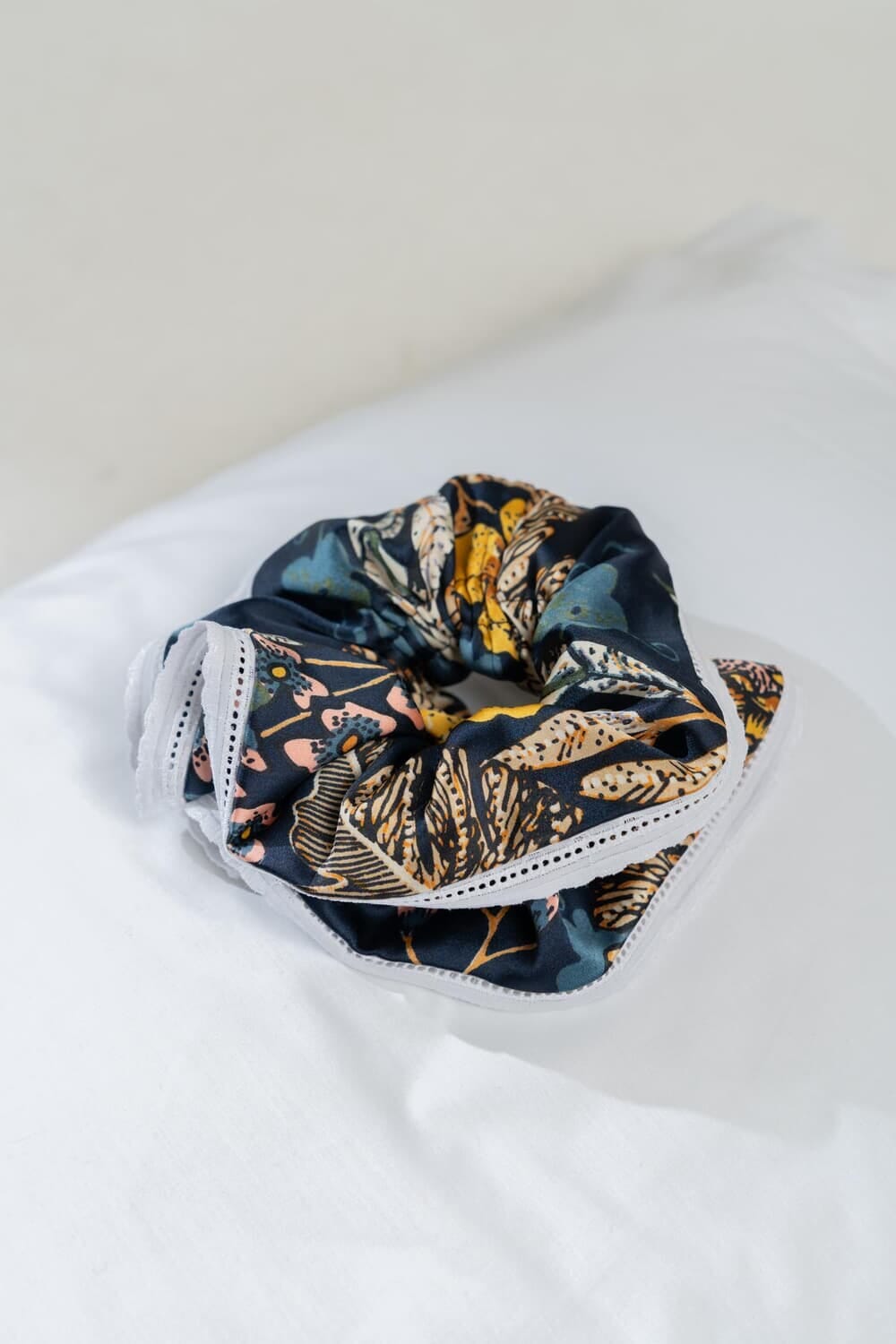 Gomita scrunchie azul marino talle unico