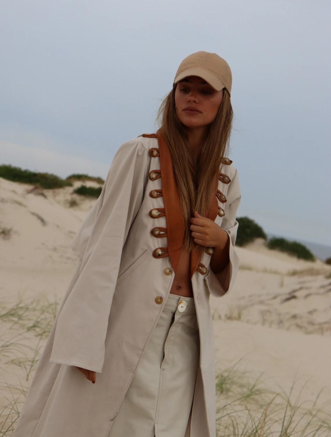 Ojalillos Trench con Cuero beige xs