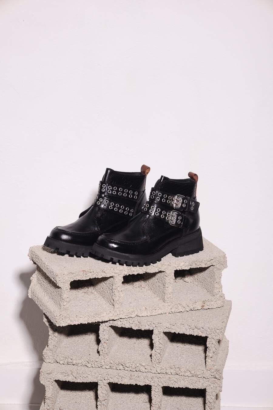 Bota Cori negro 35