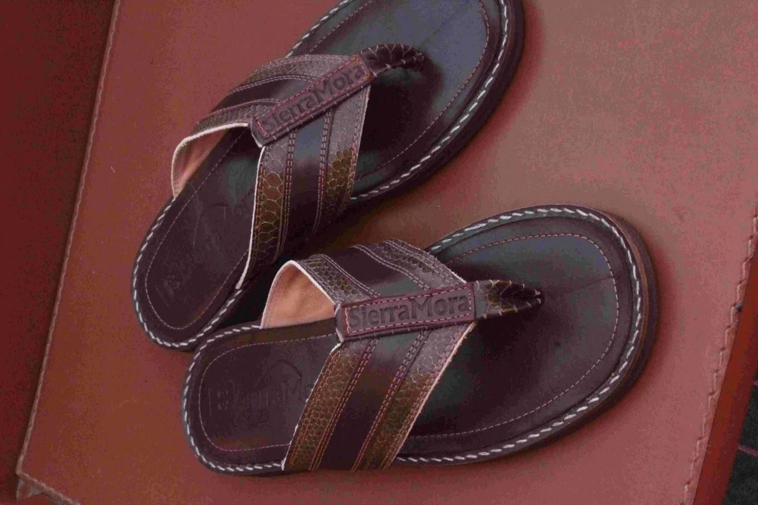 Leather Chanclas SM marron 36