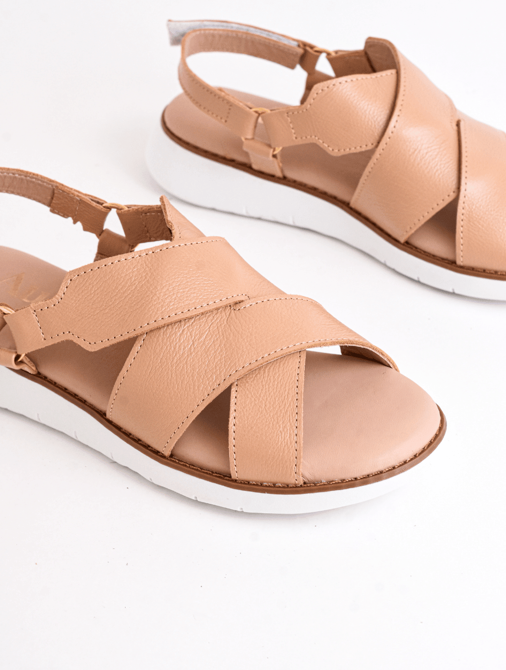 Sandalia Ema camel 39