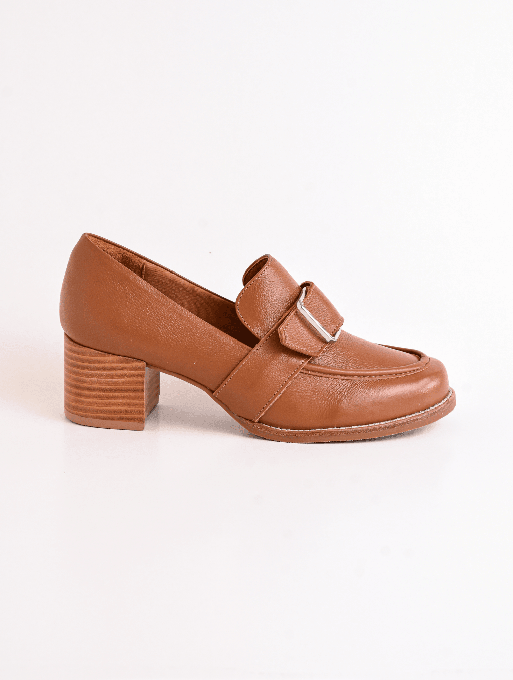 Mocasín hebilla espejo camel 34