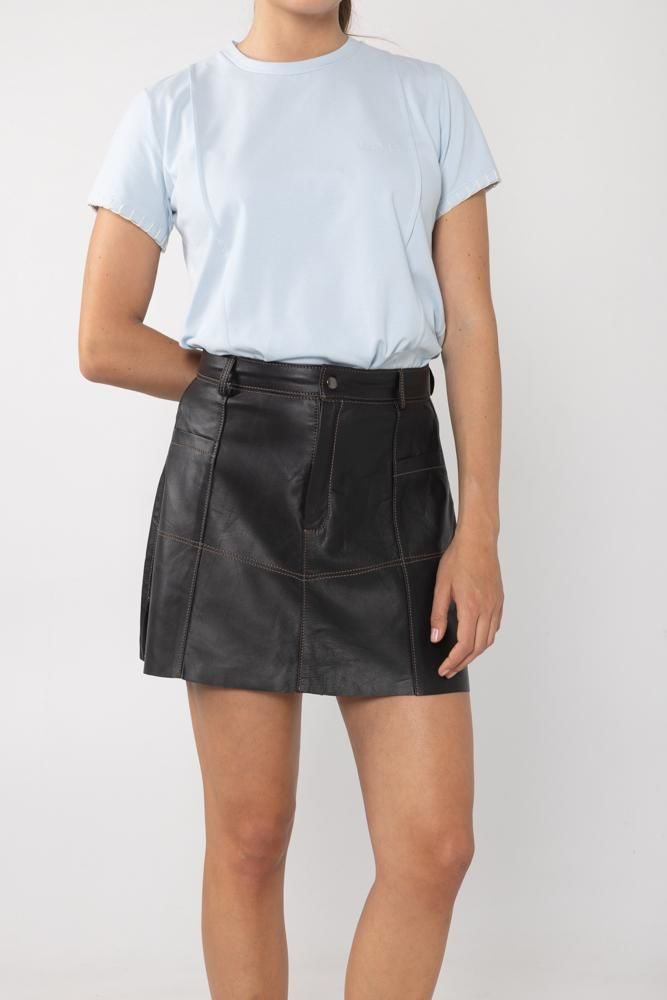 Falda Couro Short