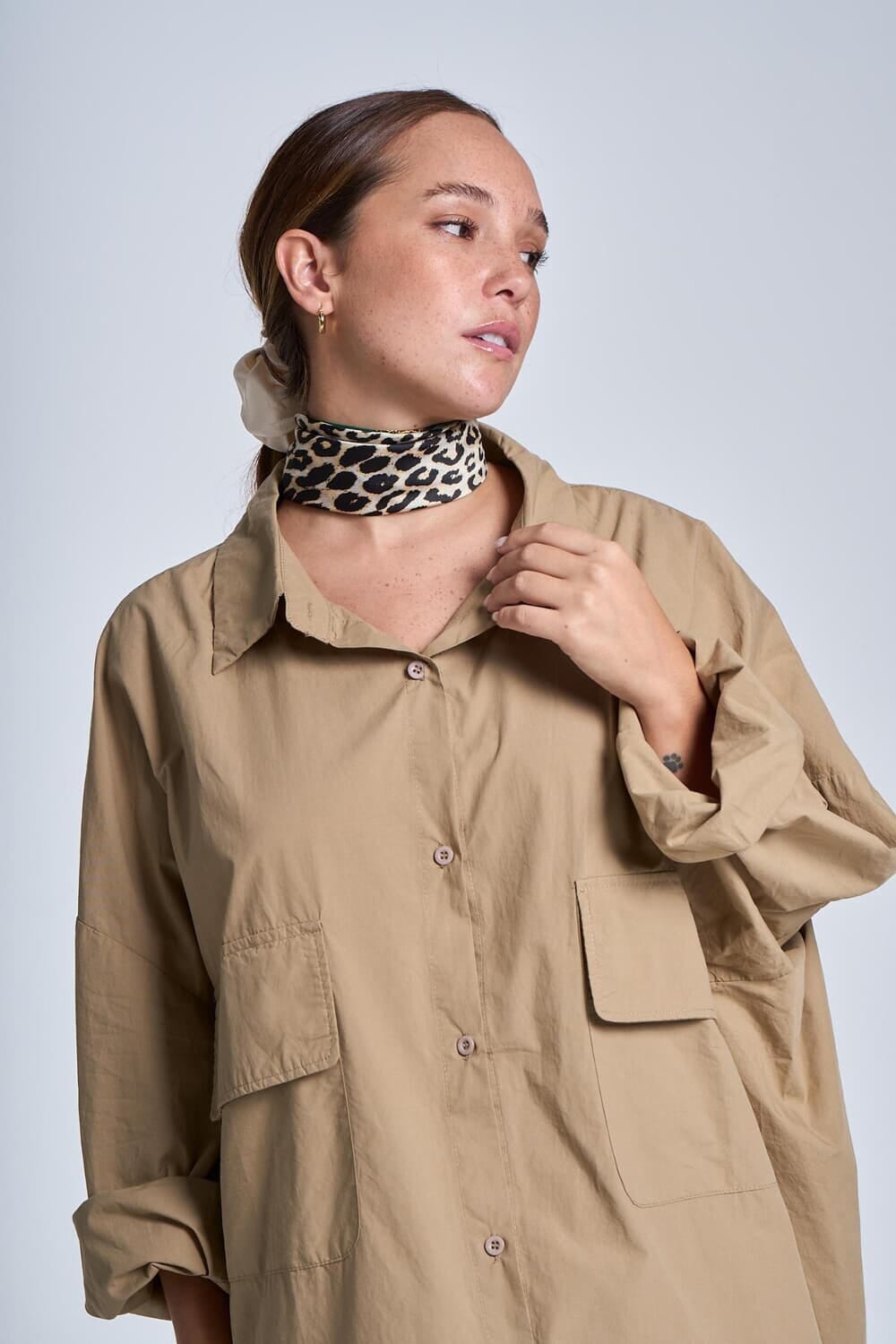 Camisa Carrie beige talle unico