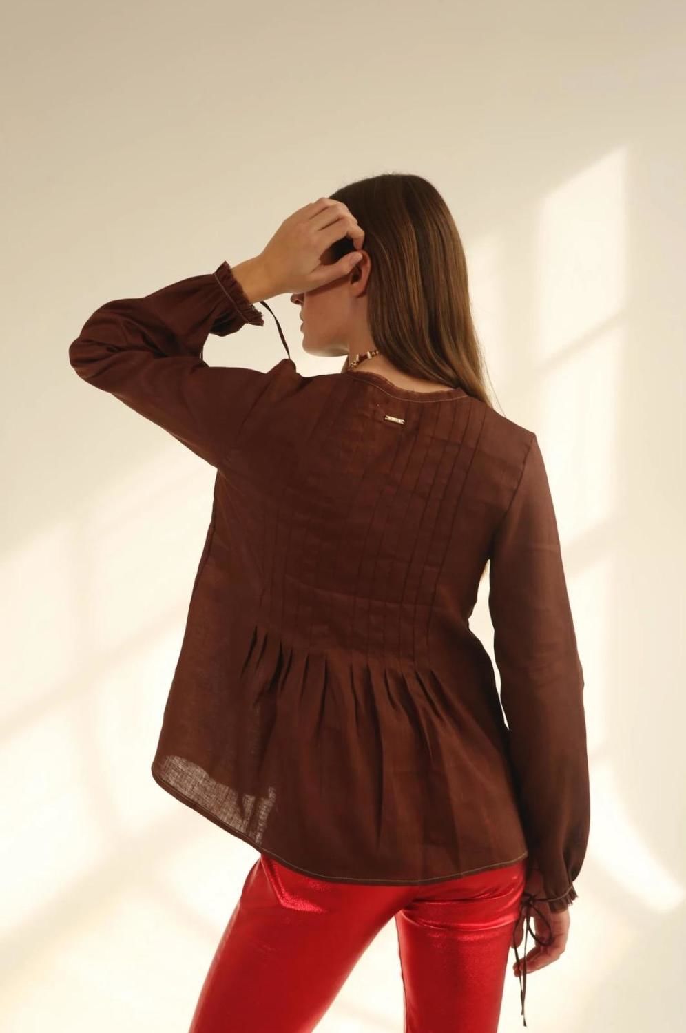 Blusa Bee chocolate l