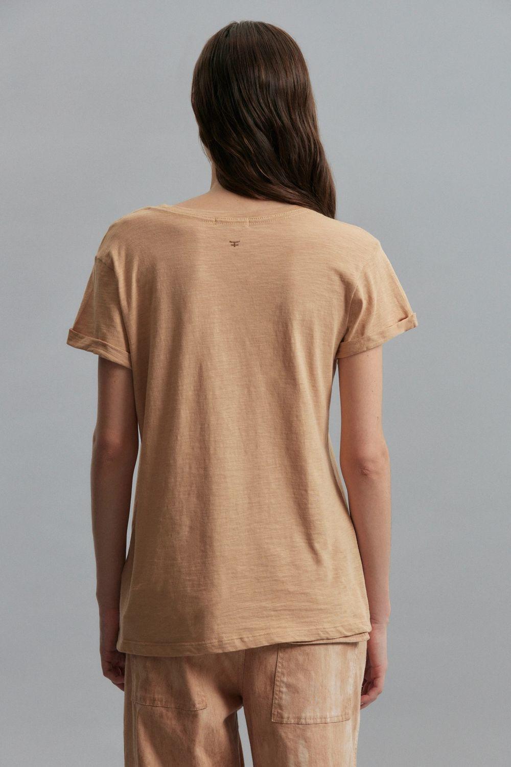 REMERA CARNABY ocre l