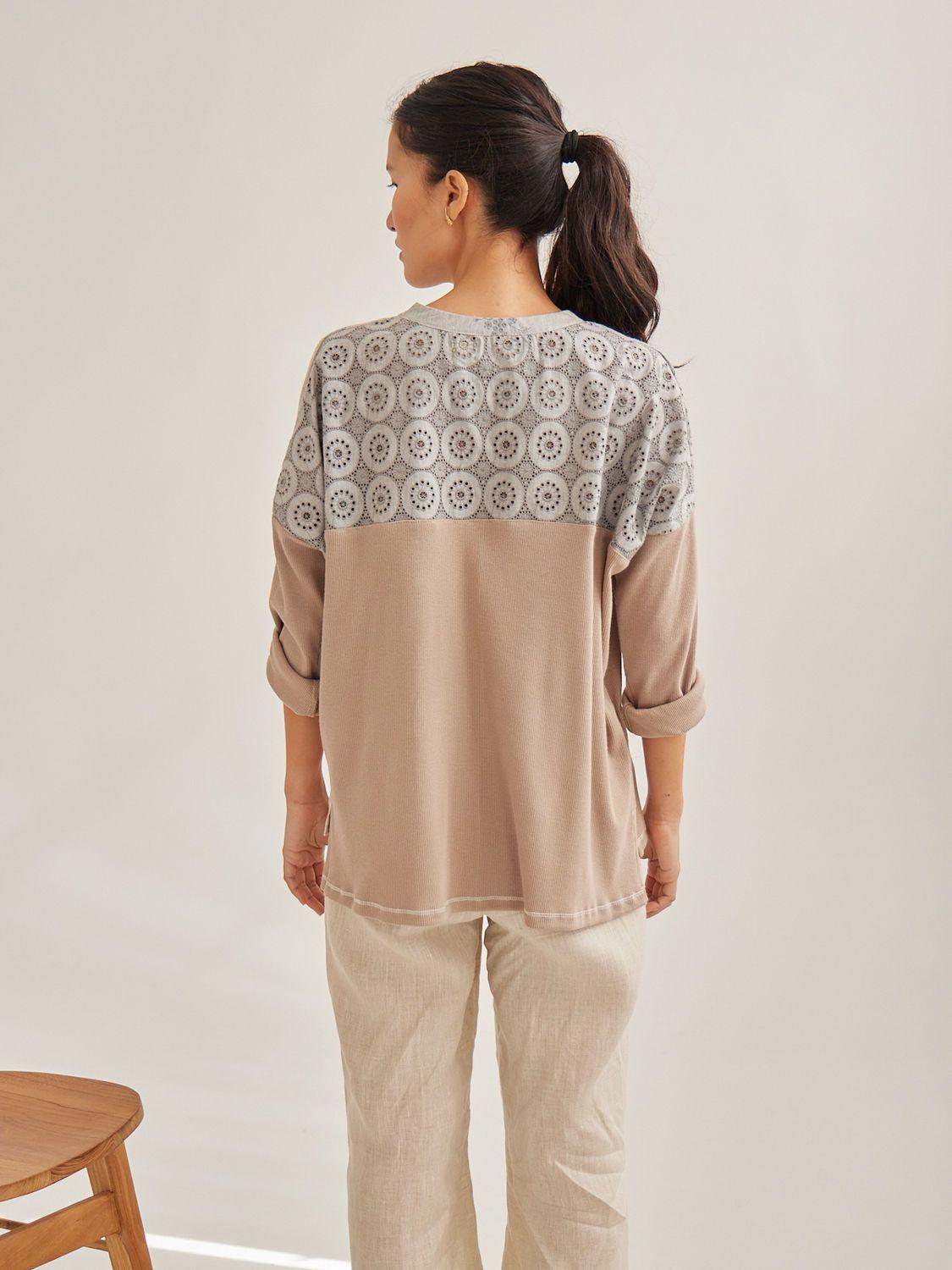 REMERA FLORA beige 1