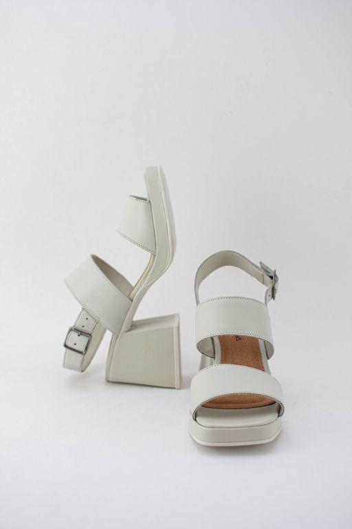 Sandalia Lali off white 36