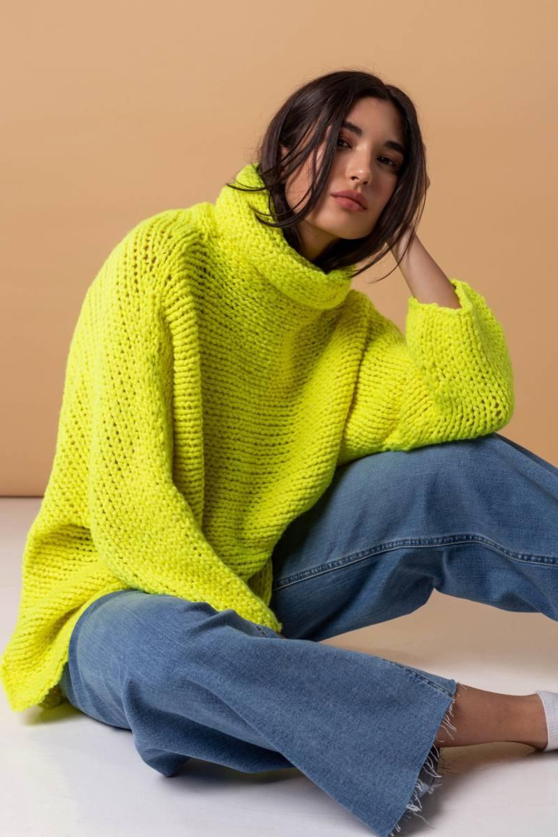 Sweater Poncho amarillo talle unico