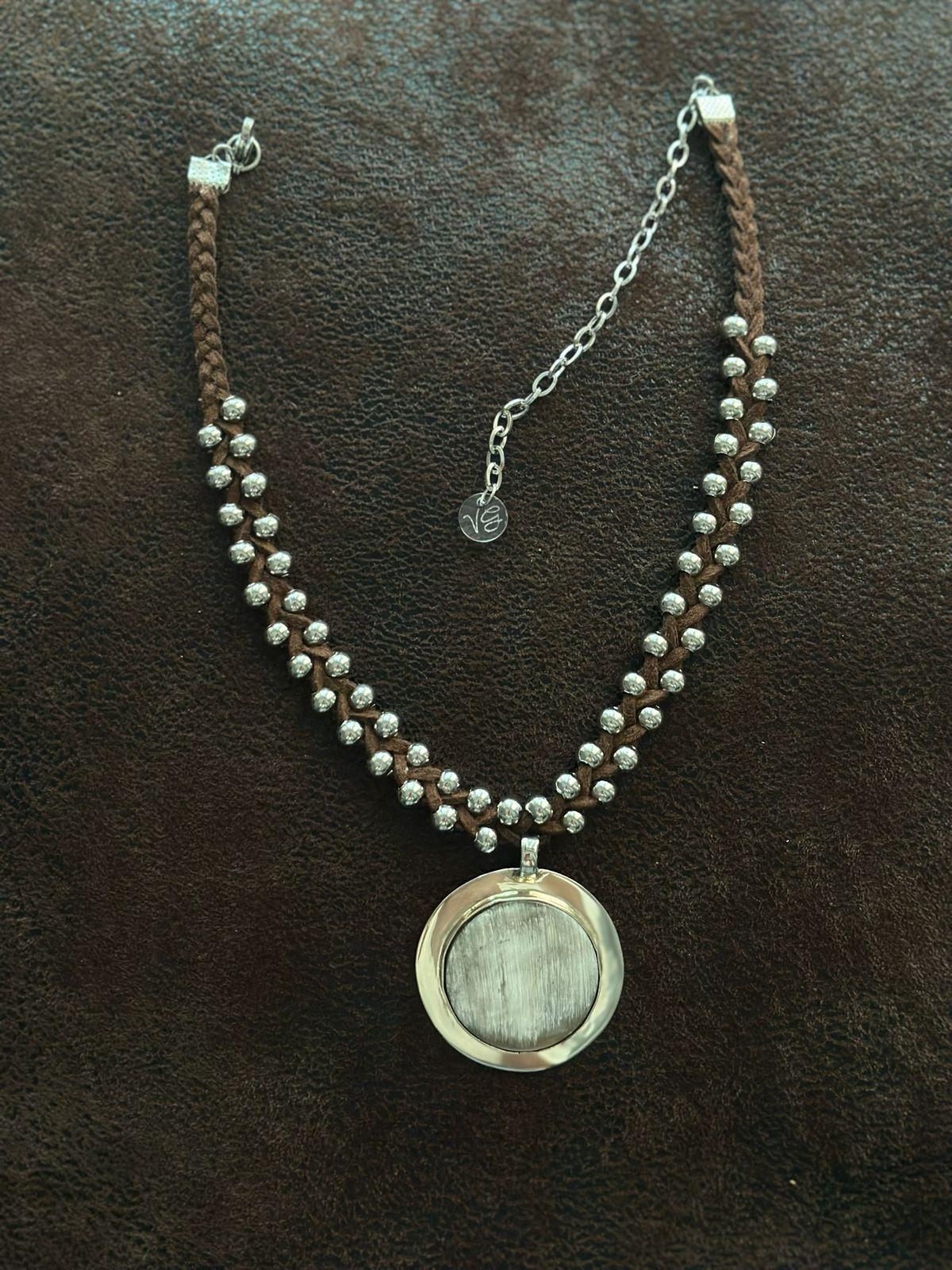 Collar Libra chocolate talle unico