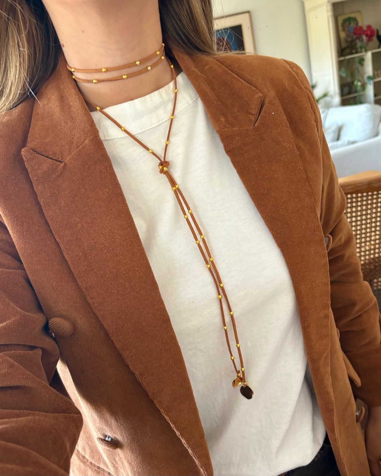 Collar Corbatin pelotitas dorado marron n/a