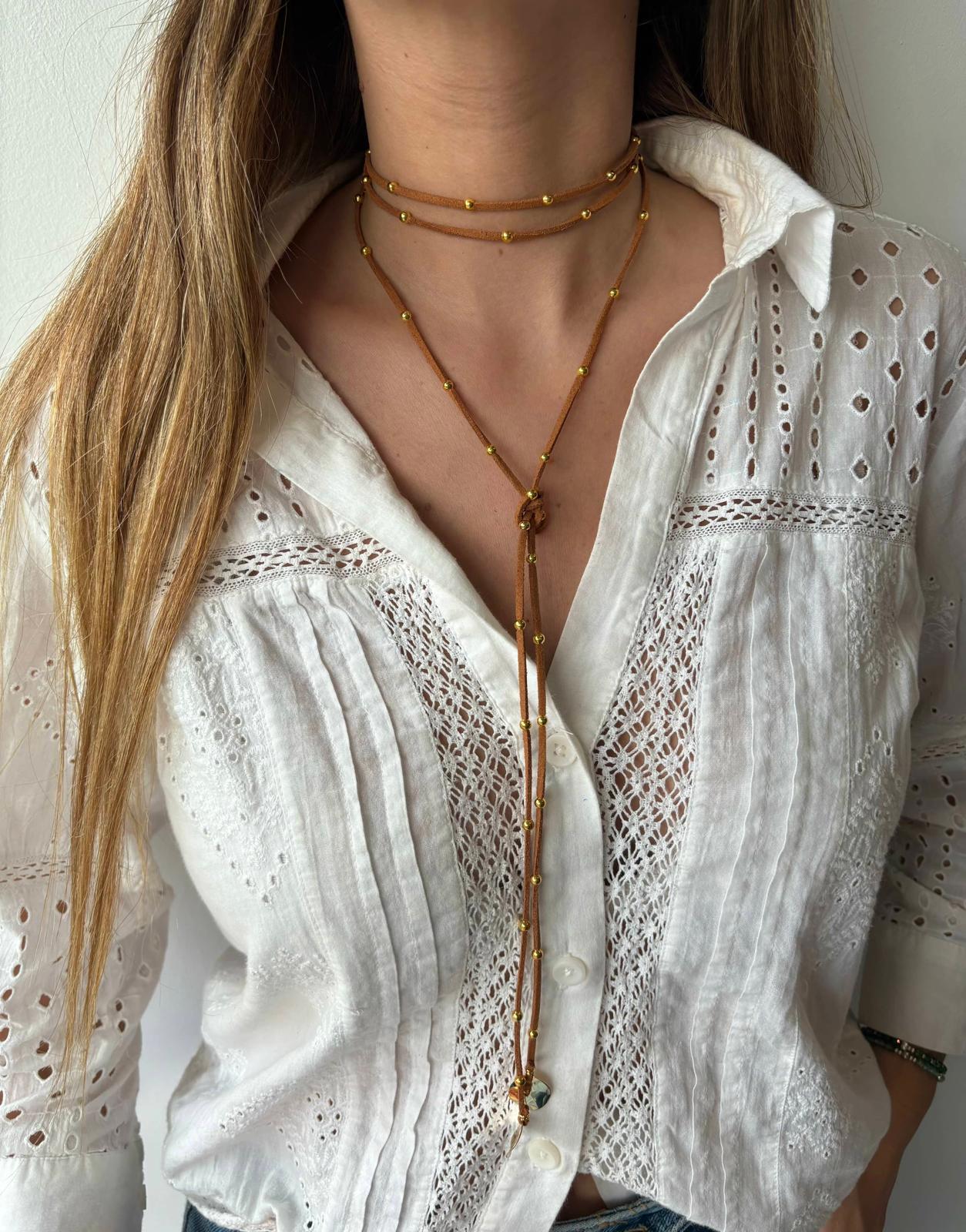 Collar Corbatin pelotitas dorado marron n/a