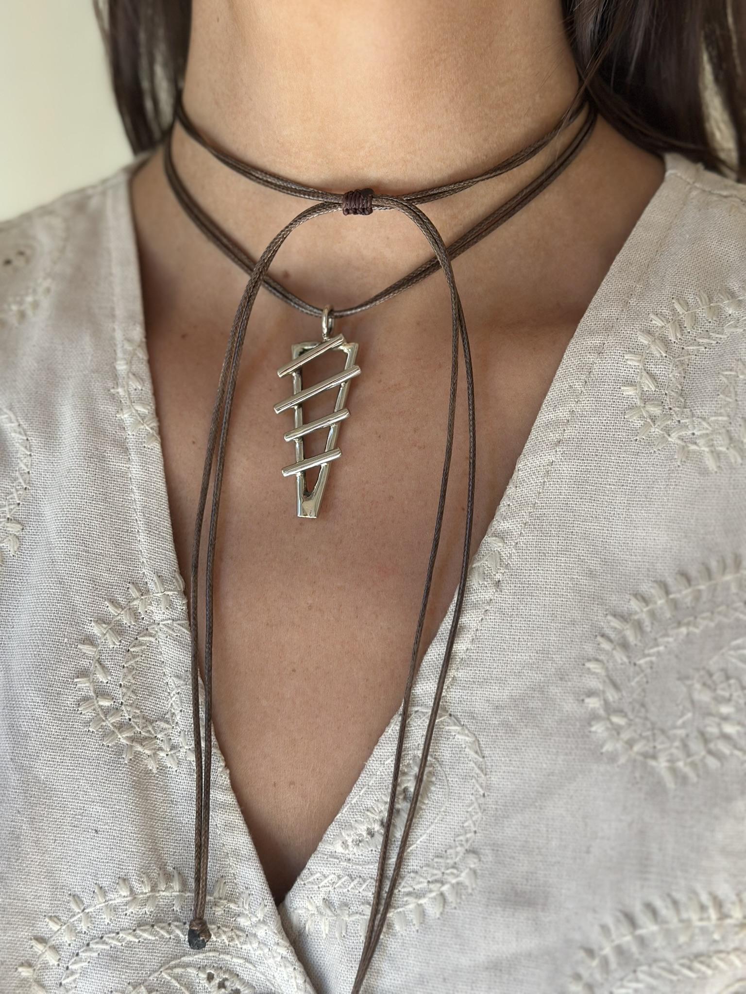Collar Pax plateado talle unico