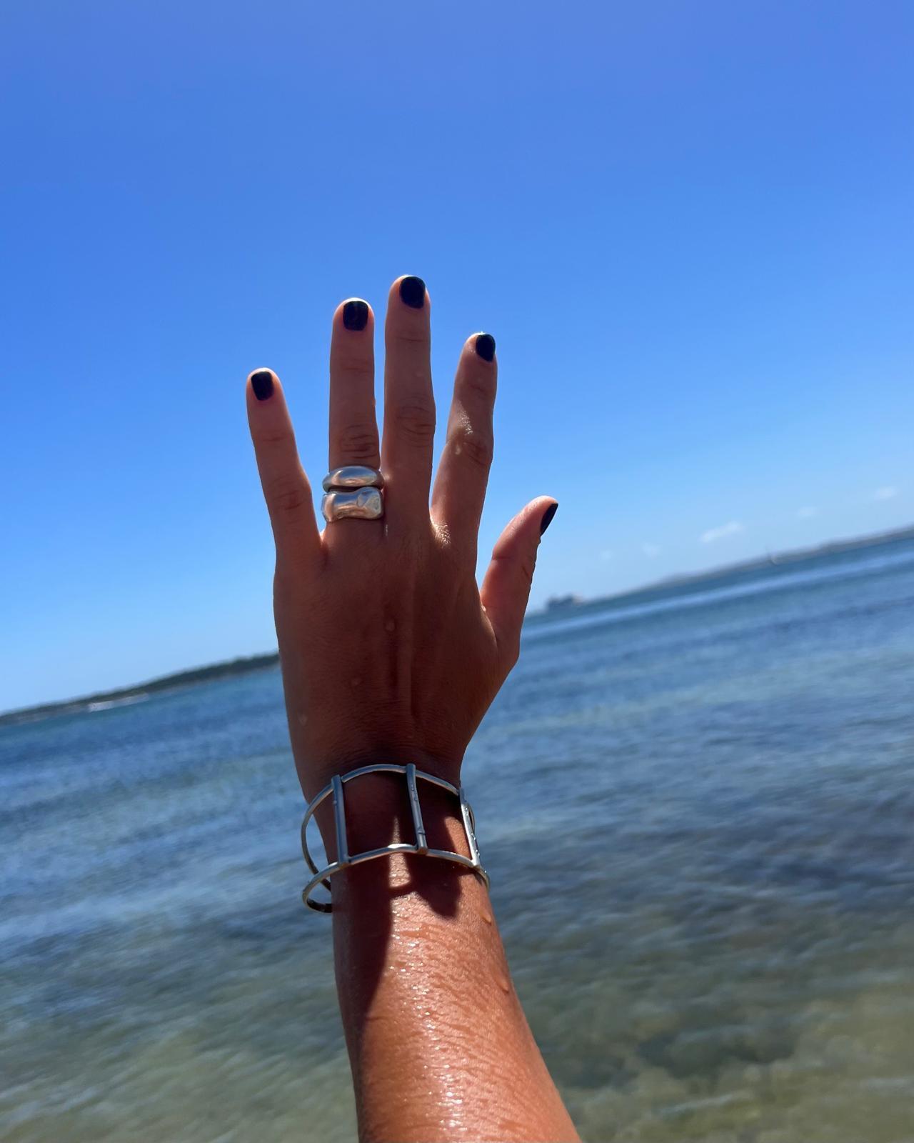 Anillo Amorfo grueso plateado a medida