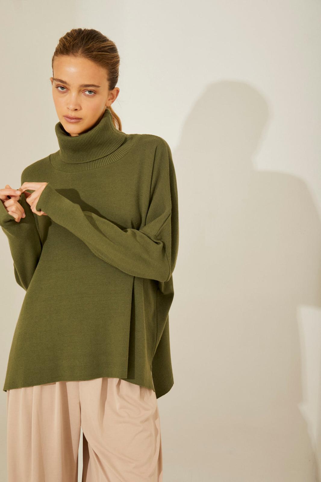 Polera Oliver verde oliva talle unico