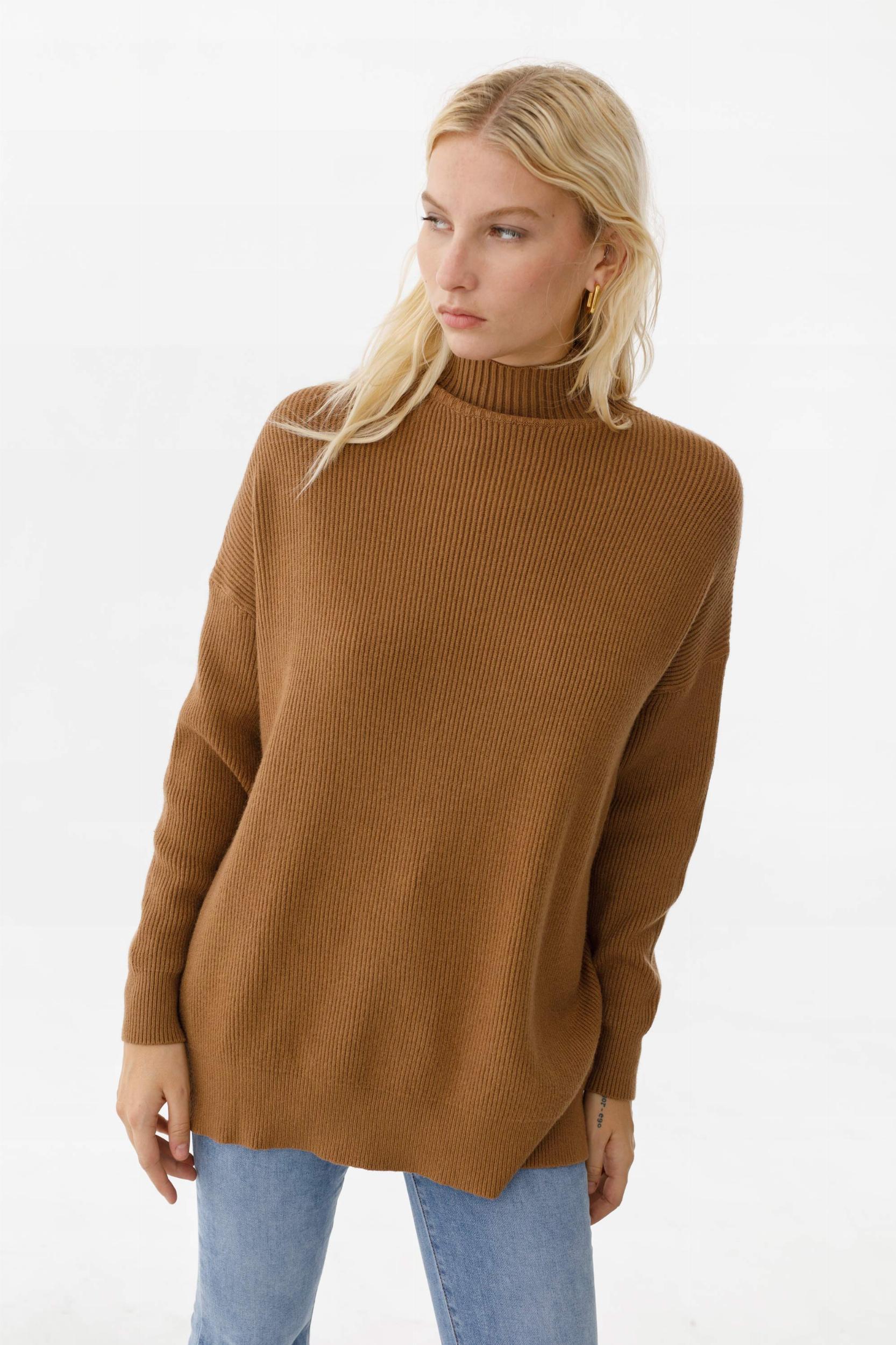 Sweater Marlene camel talle unico