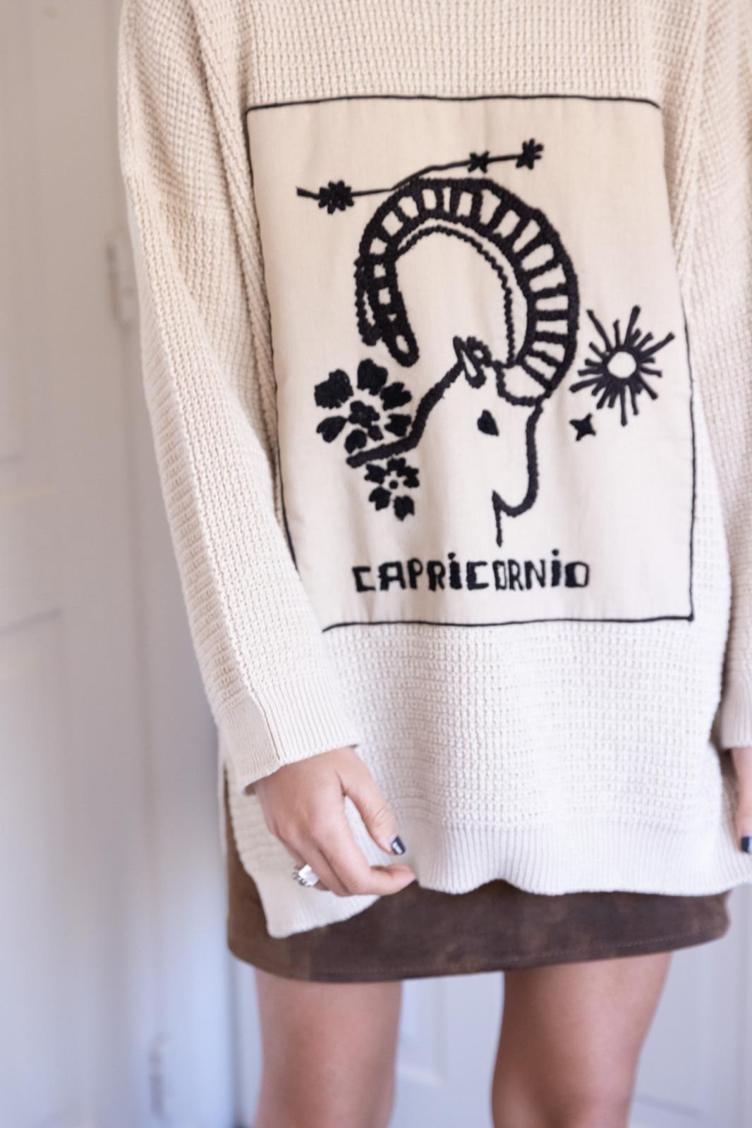 Sweater Capricornio crudo talle unico