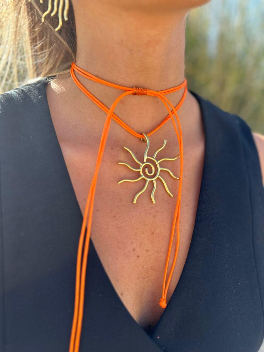 Collar Serpentina naranja talle unico