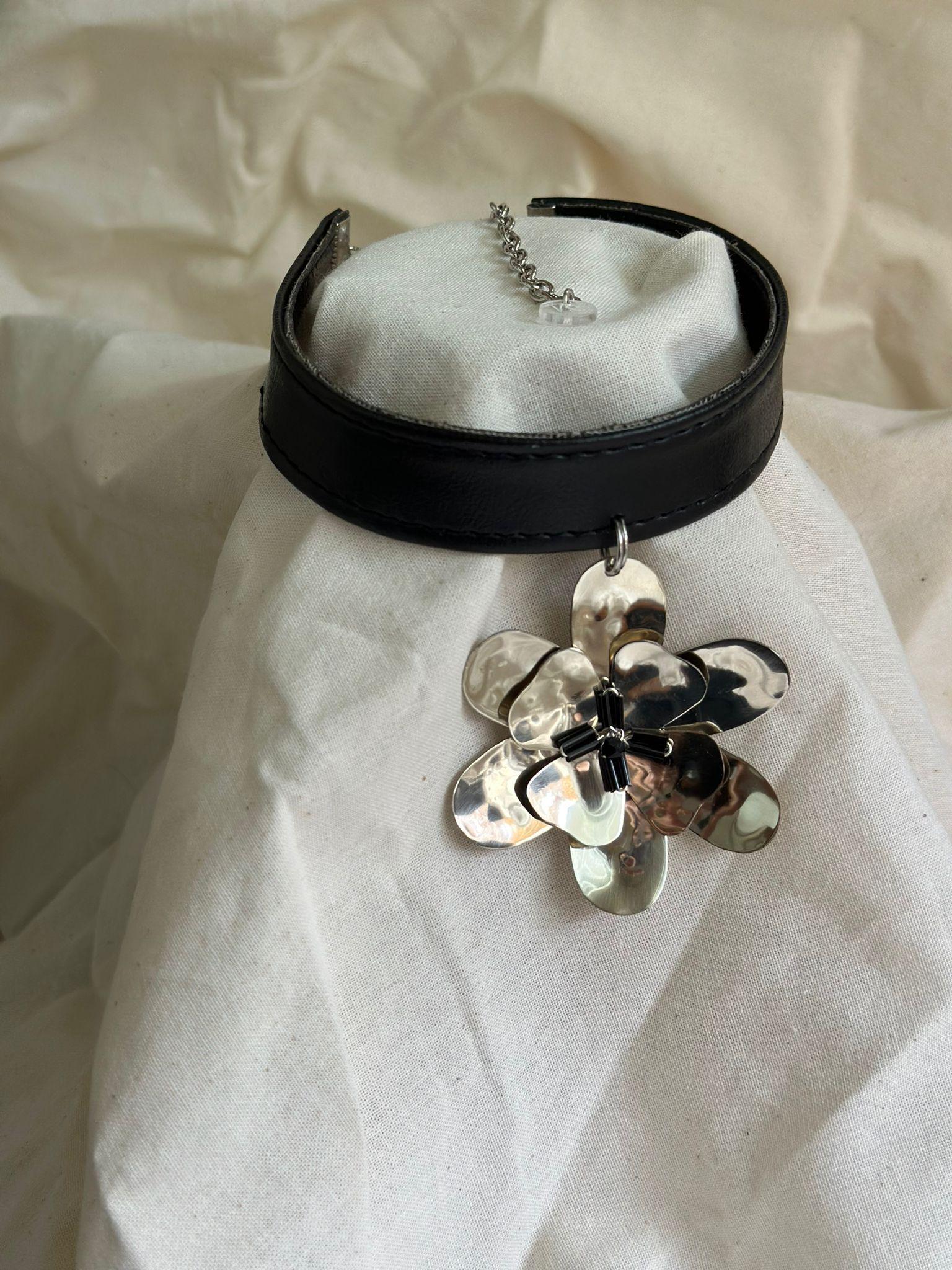 Choker Narciso plateado talle unico