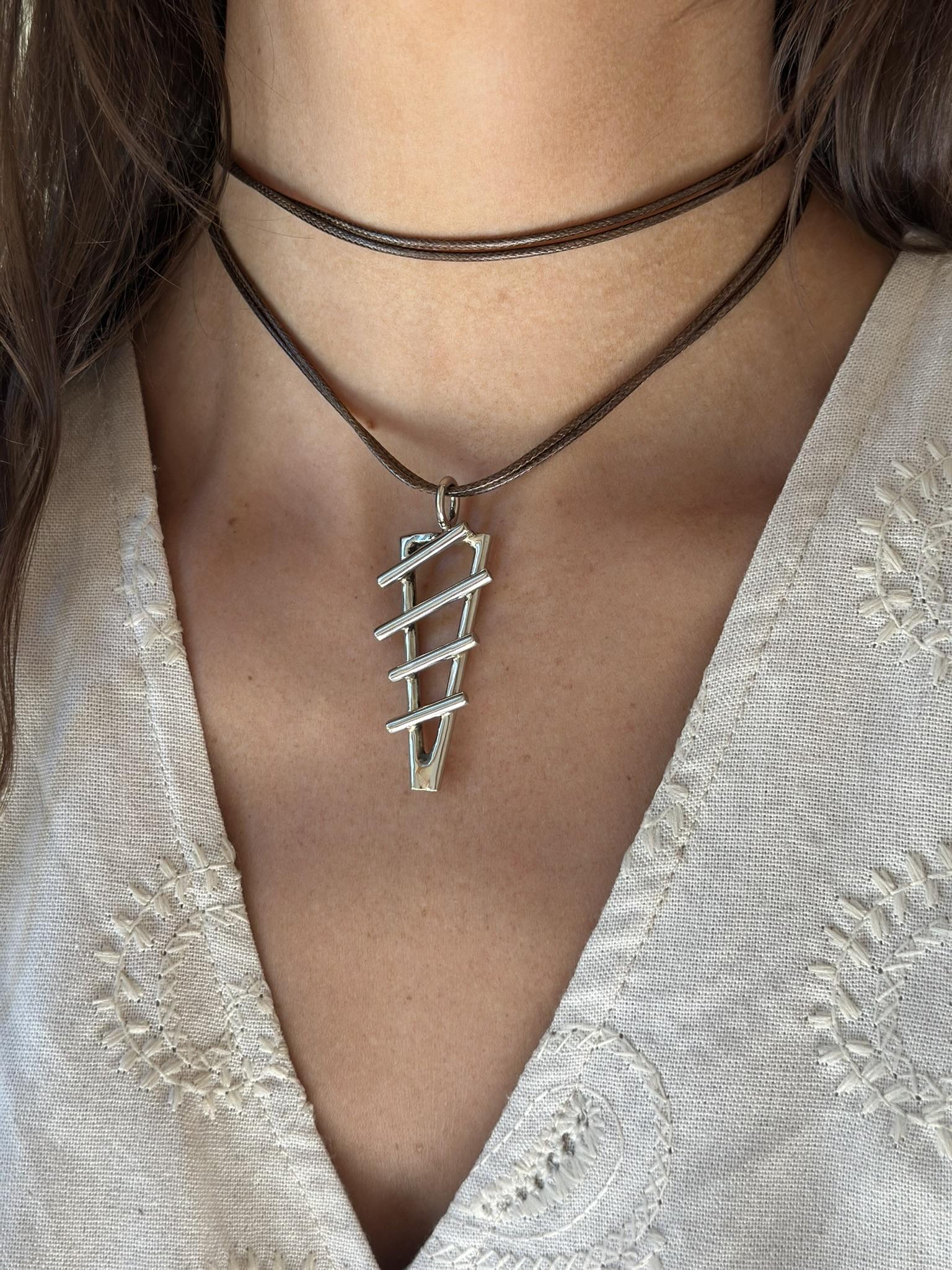 Collar Pax plateado talle unico