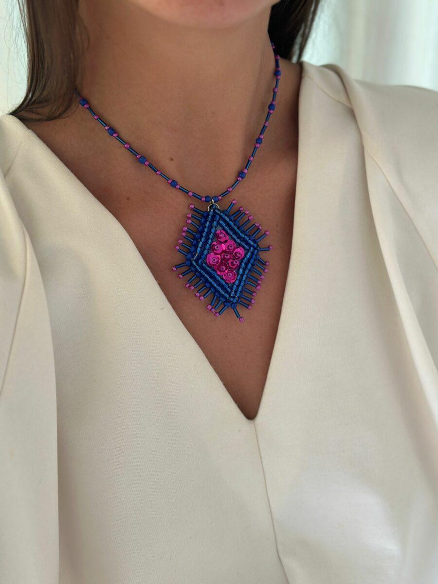 Collar Persia azul talle unico