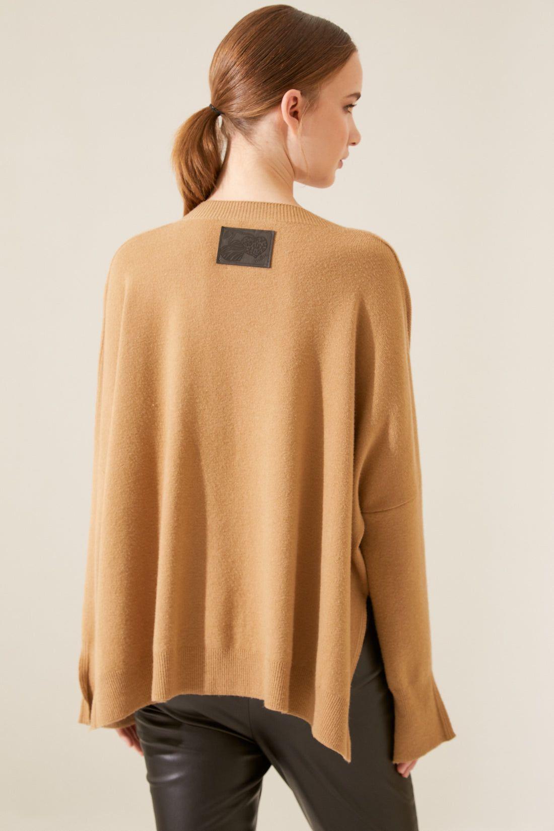 SWEATER ROYALE camel talle unico