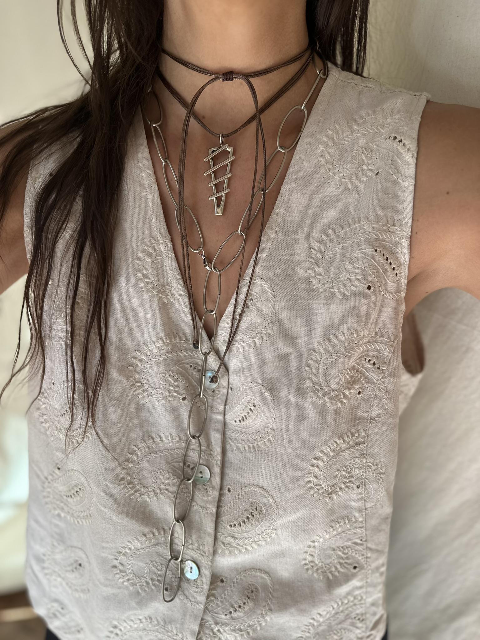 Collar Pax plateado talle unico