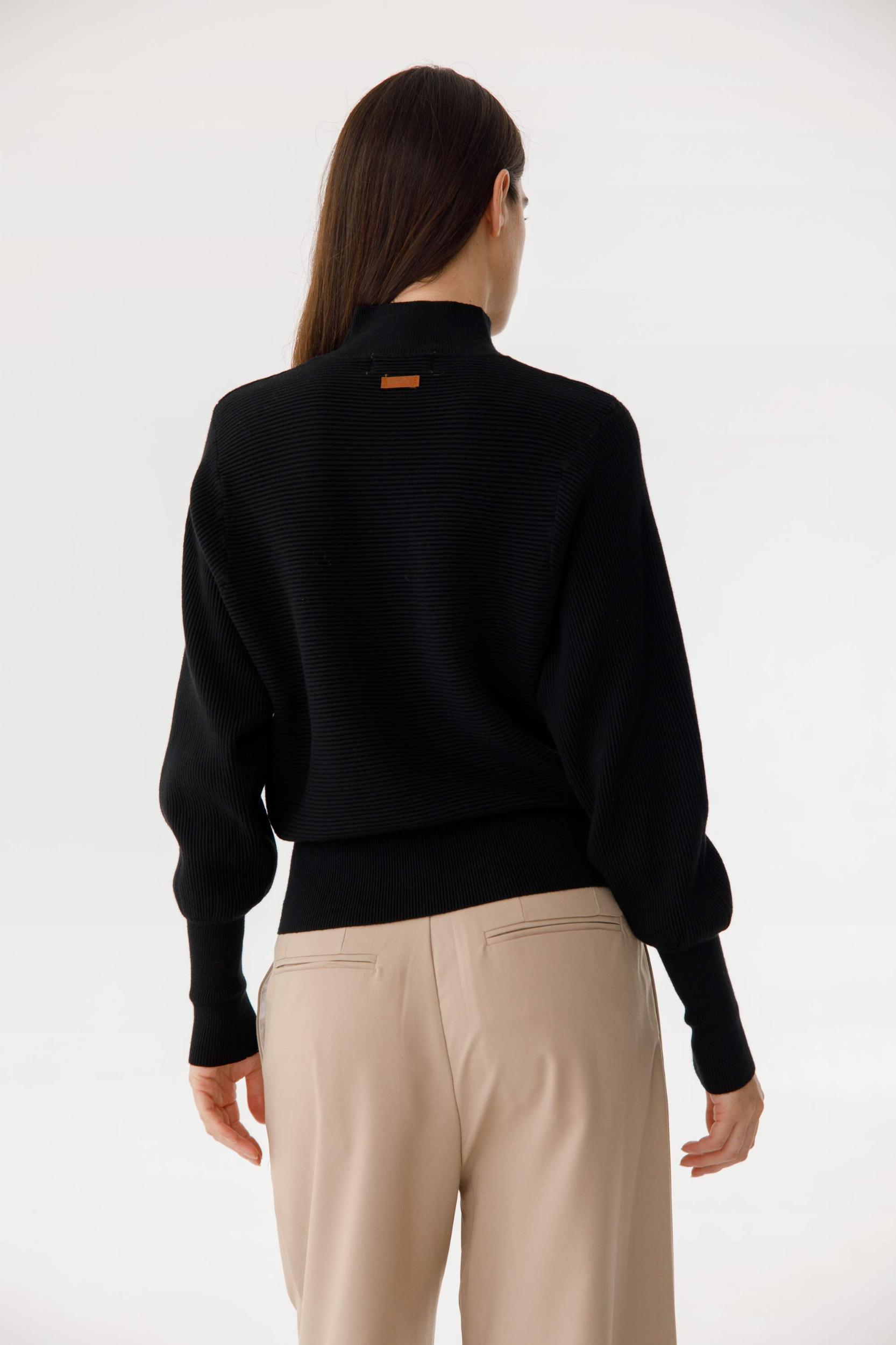 Sweater polera Petunia negro talle unico