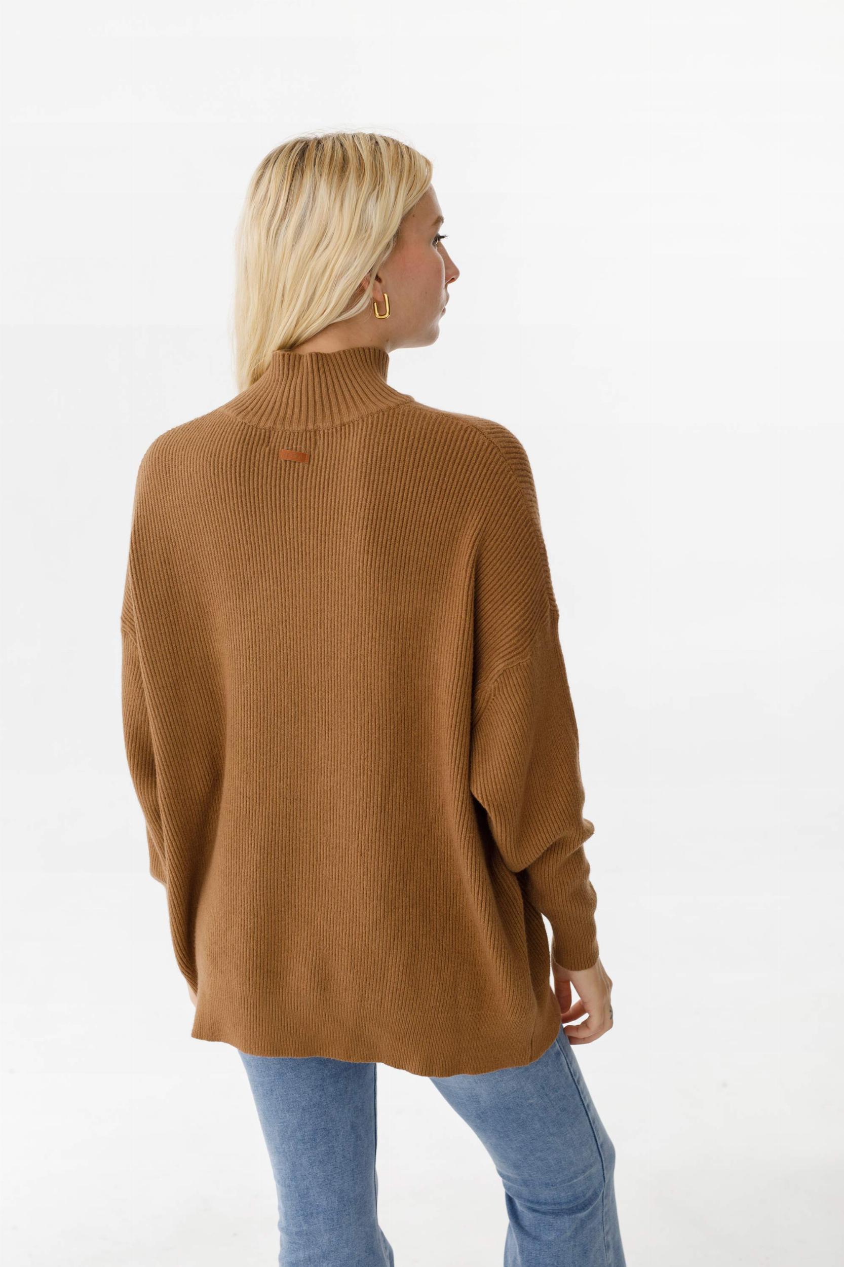 Sweater Marlene camel talle unico