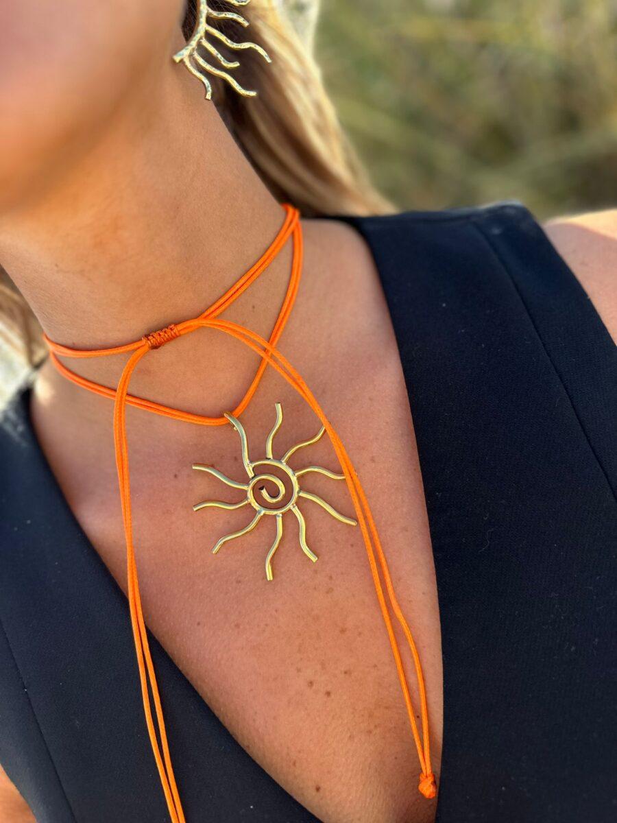 Collar Serpentina naranja talle unico