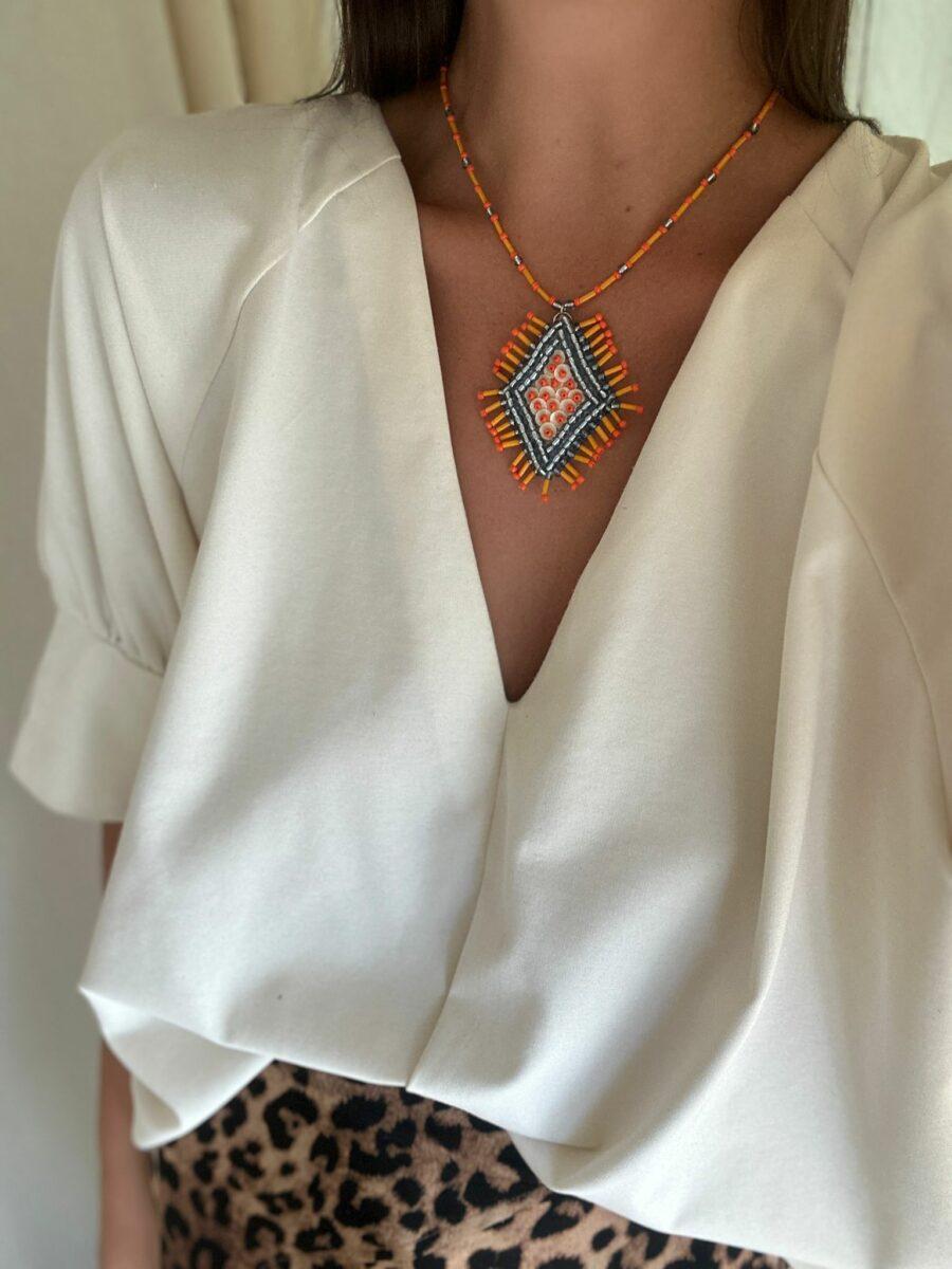 Collar Persia naranja talle unico