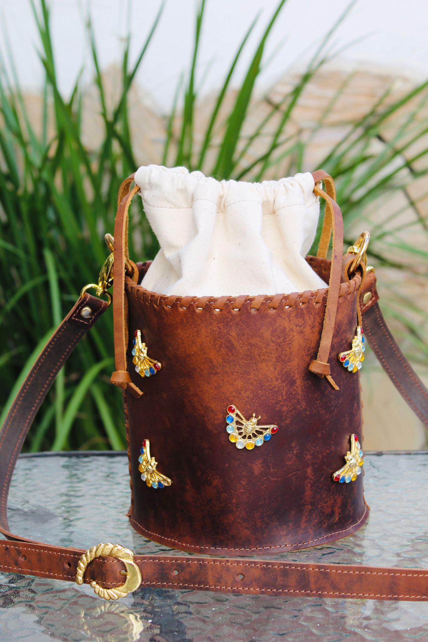 Bee Bucket Bag chocolate n/a