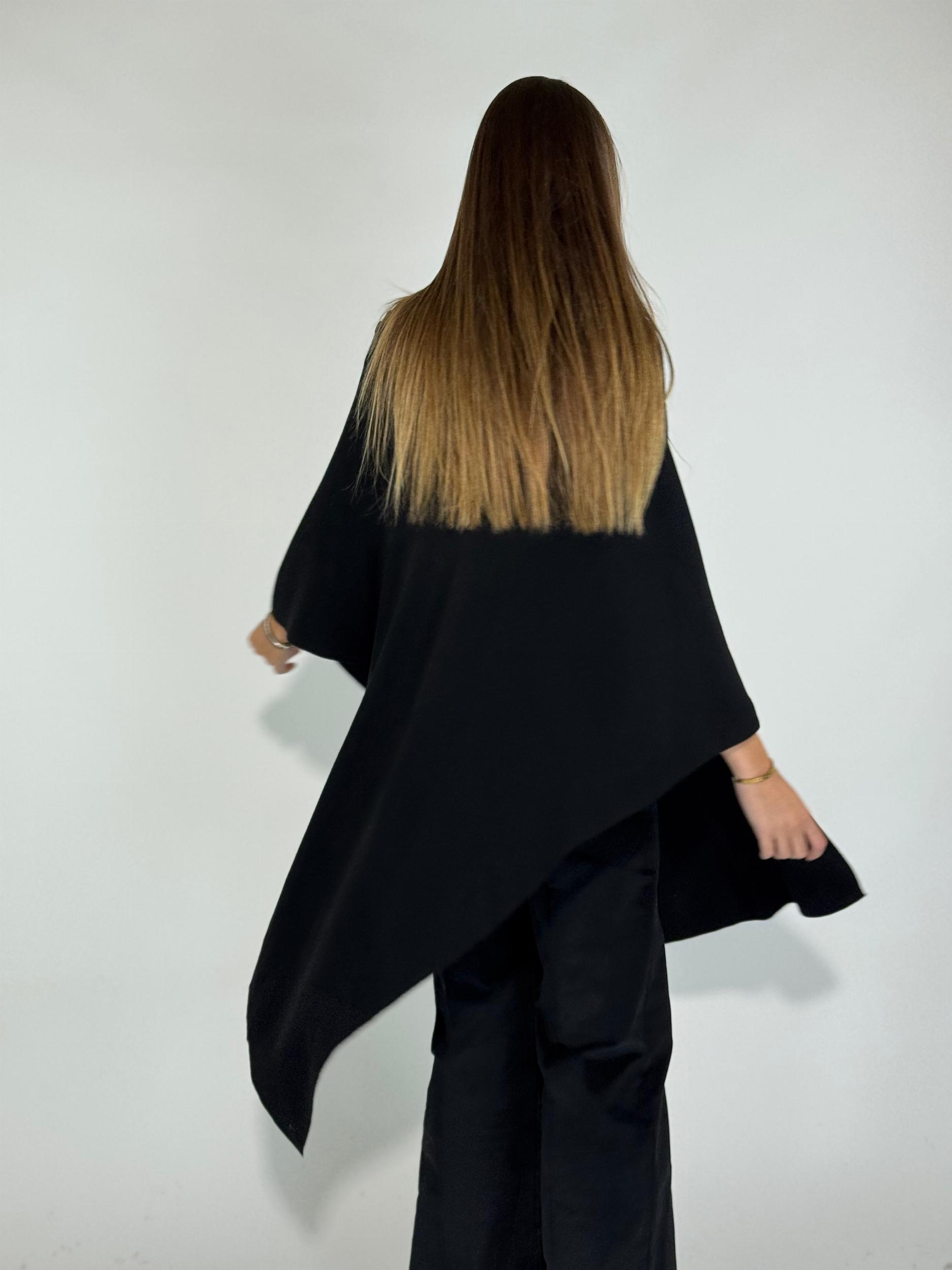 PONCHO LIZA negro talle unico