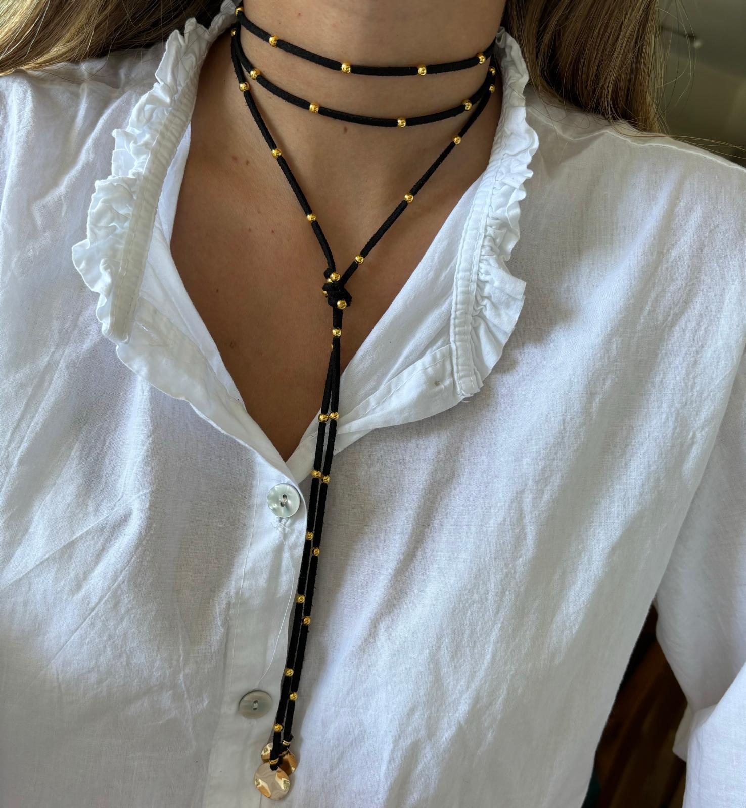 Collar Corbatin pelotitas dorado negro n/a